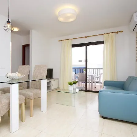 2 Bedrooms Apartment *